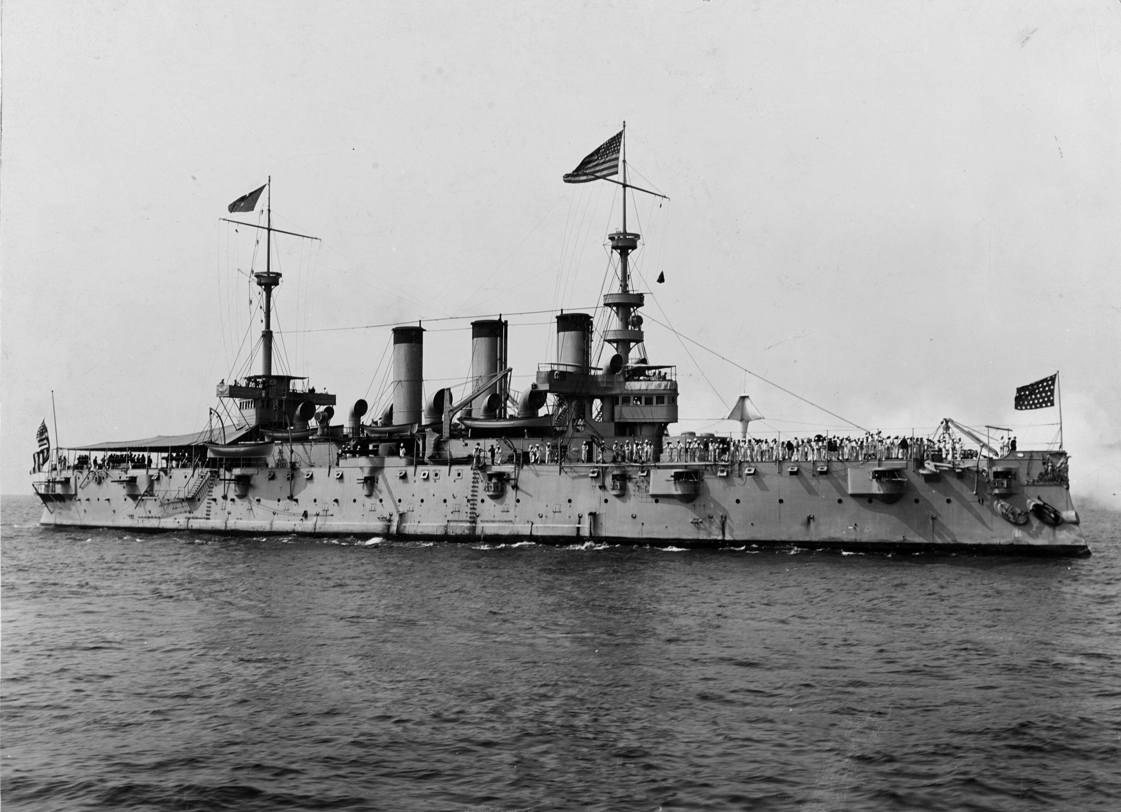 Pre-dreadnought USS New York (ACR-2) underway, c. 1898.